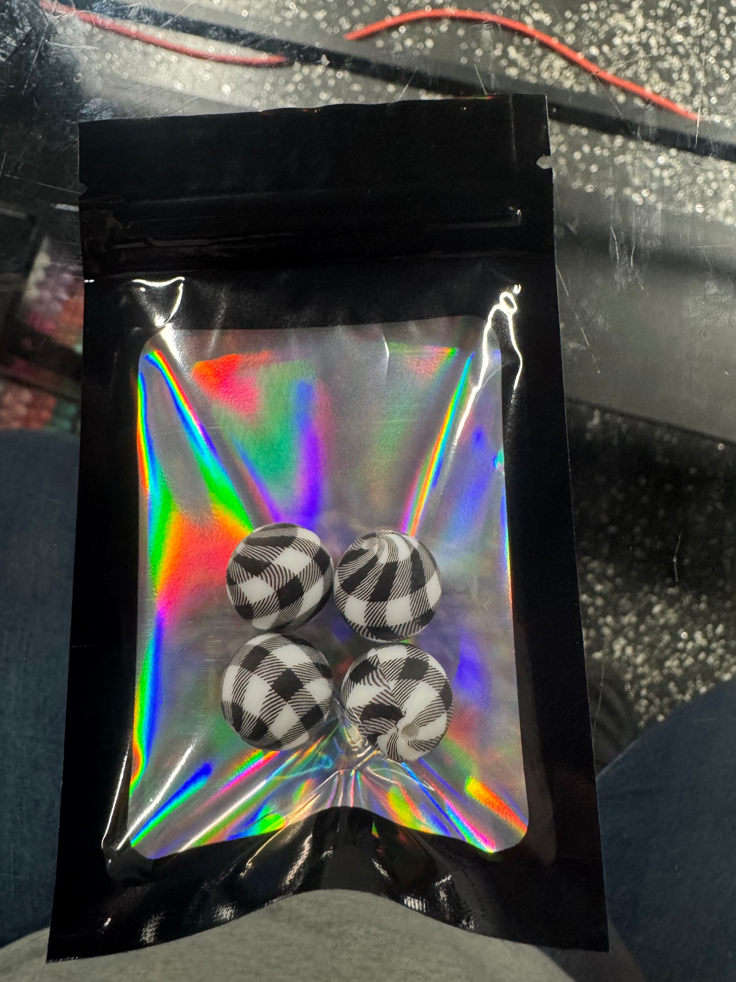 4 Pack Of Black Plaid 15mm Beads